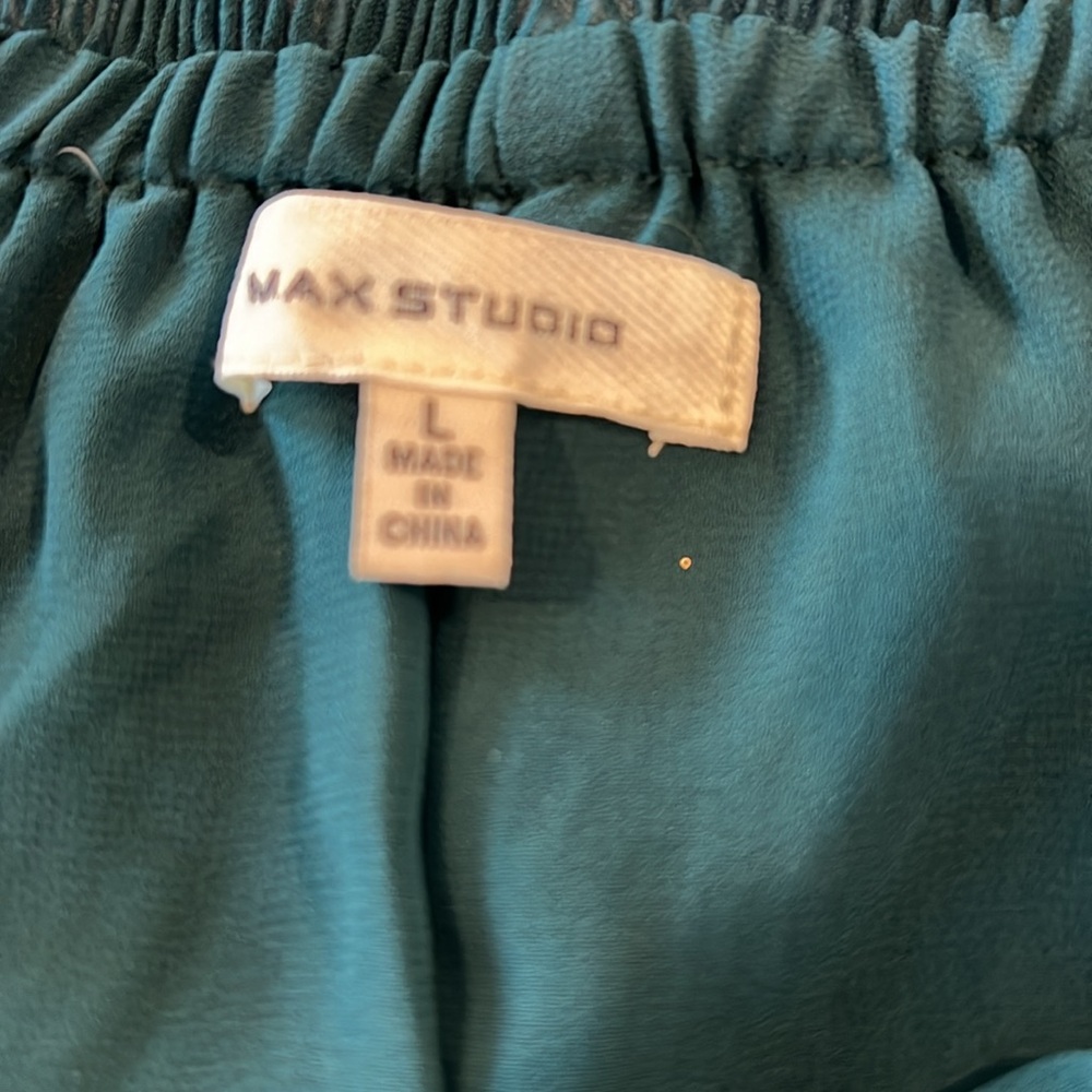 Max studio large emerald green off the shoulder pleated shirt - Picture 2 of 4